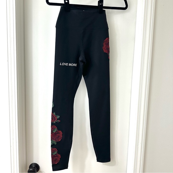 Spiritual Gangster Black & Red Rose Perfect High Waisted 7/8 Leggings, Size XS - Picture 4 of 14